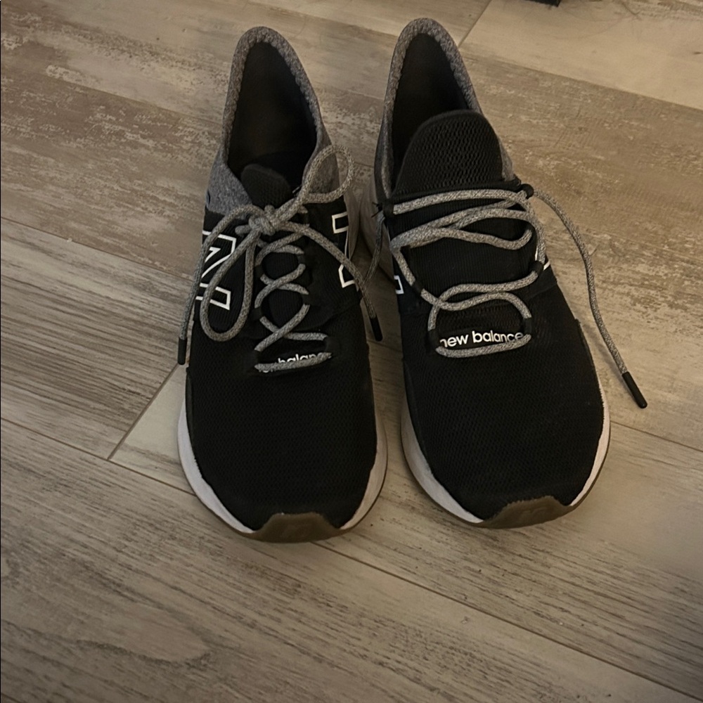 New Balance Men's Black and Gray Sneakers